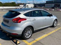 Gebraucht Ford Focus 101 PS (74 kW) 2017 Grau Kombi