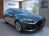 Neu Hyundai i30 Advantage 140 PS (102 kW) 2025 Cypress green / mic Limousine
