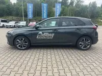 Gebraucht Hyundai i30 Advantage 101 PS (74 kW) 2025 Cypress green / mic Kleinwagen