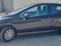 Gebraucht Peugeot 308 Tendance 92 PS (67 kW) 2010 Schwarz Limousine