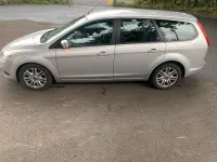 Gebraucht Ford Focus 108 PS (79 kW) 2009 Grau Kombi
