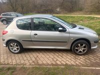 Gebraucht Peugeot 206 75 PS (55 kW) 2000 Silber Kleinwagen