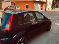 Second-hand Ford Fiesta 69 CP (50 kW) 2004 Albastru Hatchback