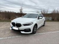 Gebraucht BMW 118 Advantage 136 PS (100 kW) 2023 Weiß Kleinwagen