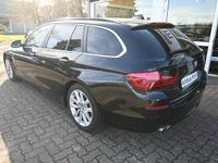 Gebraucht BMW 530 Performance 258 PS (189 kW) 2015 Saphirschwarzmet. Kombi