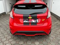Gebraucht Ford Fiesta ST 182 PS (133 kW) 2016 Rot Kleinwagen