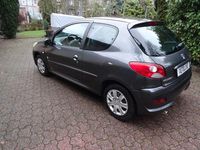 Gebraucht Peugeot 206 73 PS (53 kW) 2012 Grau Limousine