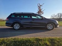 Gebraucht VW Passat 122 PS (89 kW) 2011 Blau Kombi