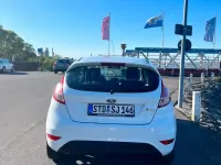 Gebraucht Ford Fiesta 60 PS (44 kW) 2015 Weiß Kleinwagen