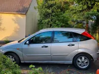 Gebraucht Ford Focus 100 PS (73 kW) 2002 Silber Limousine