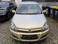 Gebraucht Opel Astra 105 PS (77 kW) 2004 Gold Limousine