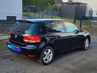 Gebraucht VW Golf VI 105 PS (77 kW) 2011 Schwarz Kleinwagen