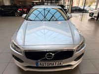 Gebraucht Volvo S90 Momentum 190 PS (139 kW) 2019 Bright silver metallic / metal Limousine