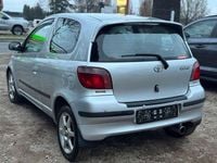 Gebraucht Toyota Yaris 86 PS (63 kW) 2001 Silber Limousine
