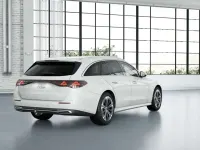 Gebraucht Mercedes E300 197 PS (144 kW) 2025 Manufaktur lack manufaktur opa Kombi