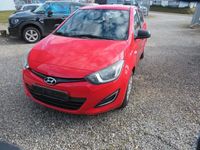 Gebraucht Hyundai i20 Edition 86 PS (63 kW) 2013 Electric red / sol Kleinwagen