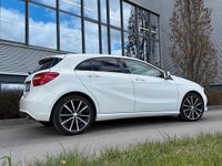Gebraucht Mercedes A180 109 PS (80 kW) 2015 Weiß Kleinwagen