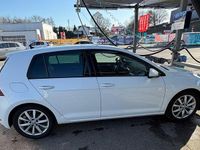 Gebraucht VW Golf VII Highline 150 PS (110 kW) 2019 Weiß Limousine