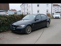 Gebraucht BMW 320 170 PS (125 kW) 2009 Blau Limousine