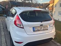 Gebraucht Ford Fiesta Celebration 82 PS (60 kW) 2016 Weiß Limousine