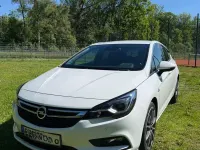 Używany Opel Astra Dynamic 150 KM (110 kW) 2017 Biały Sedan/Limuzyna
