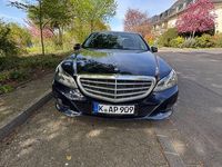 Gebraucht Mercedes E200 136 PS (100 kW) 2015 Blau Limousine