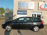 Używany Opel Astra Selection 120 KM (88 kW) 2012 Czarny Kombi