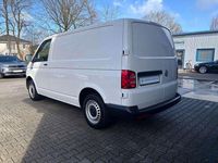 Gebraucht VW Transporter 84 PS (61 kW) 2018 Candyweiß Van