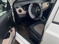 Gebraucht Hyundai i10 67 PS (49 kW) 2016 Weiß Kleinwagen