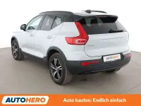 Gebraucht Volvo XC40 R-Design 197 PS (144 kW) 2021 Glacier silver SUV