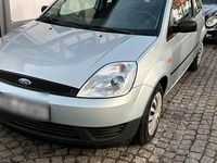 Gebraucht Ford Fiesta 90 PS (66 kW) 2004 Silber Kleinwagen