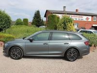 Gebraucht Skoda Octavia Clever 150 PS (110 kW) 2022 Grau Kombi