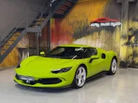 Gebraucht Ferrari 296 829 PS (609 kW) 2024 Grün Coupé