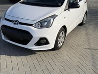 Gebraucht Hyundai i10 67 PS (49 kW) 2015 Weiß Kleinwagen