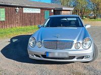 Second-hand Mercedes E220 150 CP (110 kW) 2002 Argintiu Berlinǎ