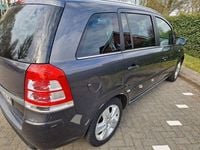 Gebraucht Opel Zafira Design Edition 140 PS (102 kW) 2011 Grau Van / Kleinbus