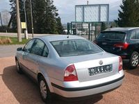 Gebraucht VW Passat 116 PS (85 kW) 2002 Silber Limousine