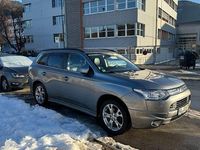 Gebraucht Mitsubishi Outlander Intense 150 PS (110 kW) 2013 Blau SUV