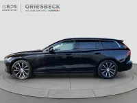 Używany Volvo V60 Core 455 KM (334 kW) 2023 Czarny Kombi