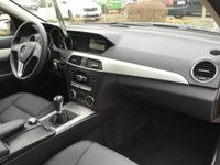 Gebraucht Mercedes C180 Avantgarde 156 PS (114 kW) 2014 Grau metallic Kombi