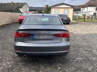 Gebraucht Audi A3 Ambiente 110 PS (80 kW) 2016 Grau Limousine