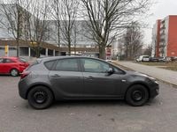 Gebraucht Opel Astra 140 PS (102 kW) 2012 Grau Limousine