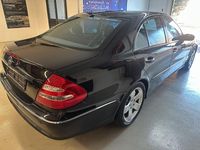 Gebraucht Mercedes E320 Avantgarde 224 PS (164 kW) 2005 Schwarz Limousine