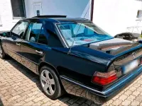 Gebraucht Mercedes 250 94 PS (69 kW) 1990 Schwarz Limousine