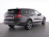 Gebraucht Volvo V60 CC Plus 197 PS (144 kW) 2023 Grau platinum grey / metallic Kombi