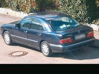 Gebraucht Mercedes E220 Elegance 143 PS (105 kW) 2000 Blau Limousine