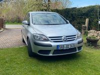 Second-hand VW Golf IV 102 CP (75 kW) 2005 Argintiu Berlinǎ