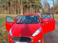 Gebraucht Ford Fiesta SYNC Edition 80 PS (58 kW) 2015 Rot Limousine