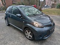 Gebraucht Toyota Aygo 68 PS (50 kW) 2012 Grün Kleinwagen