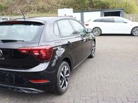 Gebraucht VW Polo Life 95 PS (69 kW) 2024 Schwarz Kleinwagen